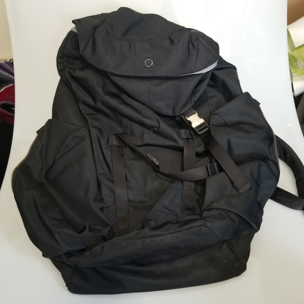 Lululemon Backpack Womens Large Black Rucksack Gym Travel Commuter Flap Bag - Picture 1 of 9